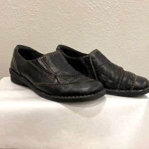 Clarks Slip On with side zipper
